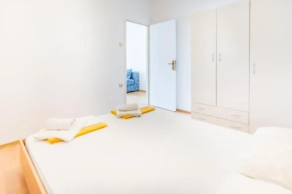 Vedrana Apartments Croatia