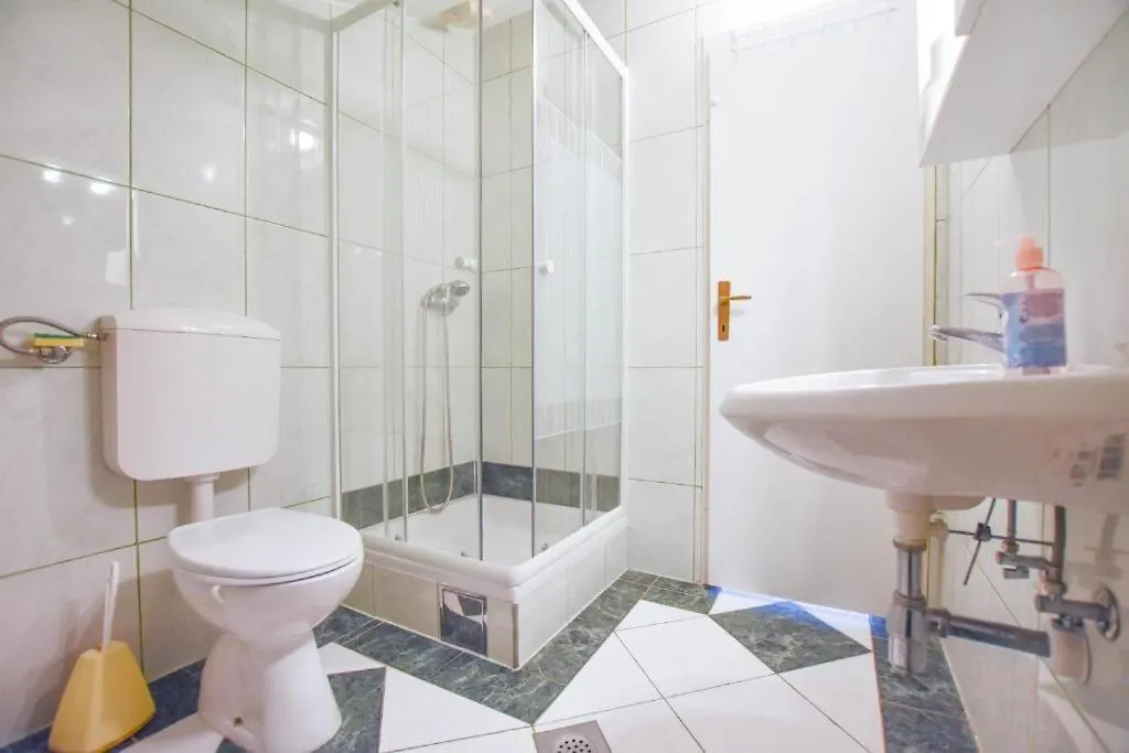 Vedrana Apartments  Biograd Na Moru